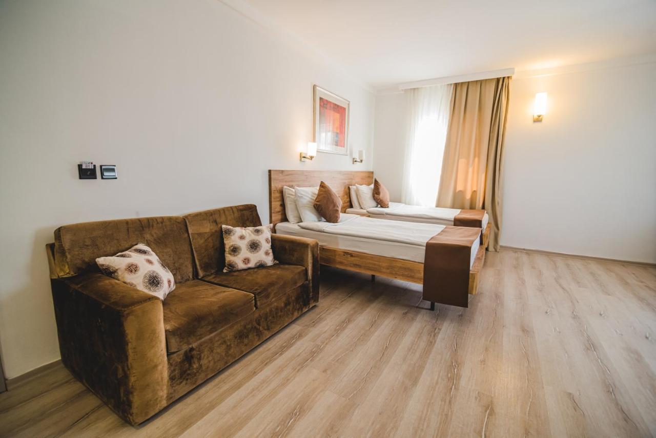 Uptown Bueyuek Anadolu Girne Hotel 外观 照片