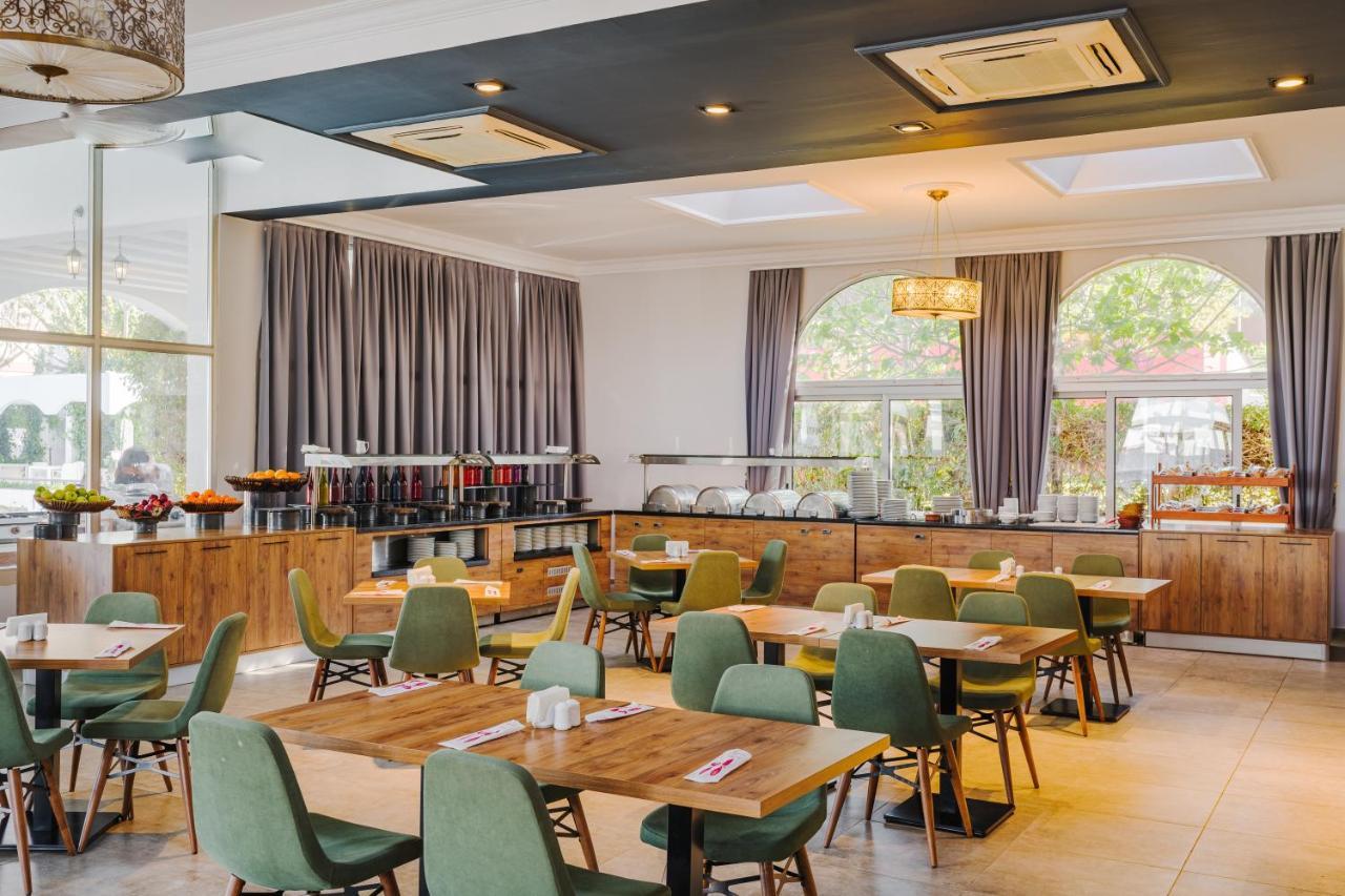 Uptown Bueyuek Anadolu Girne Hotel 外观 照片