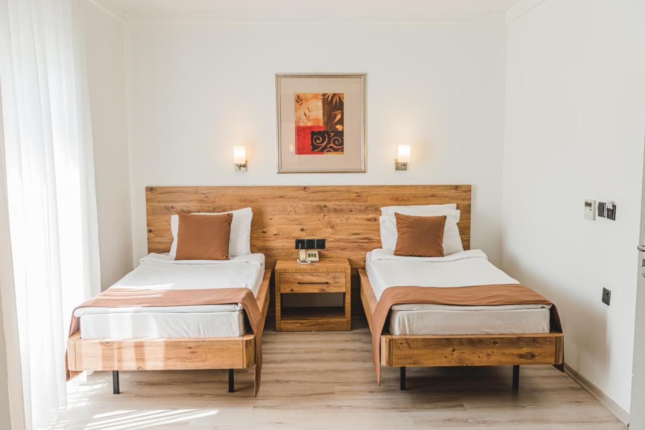 Uptown Bueyuek Anadolu Girne Hotel 外观 照片